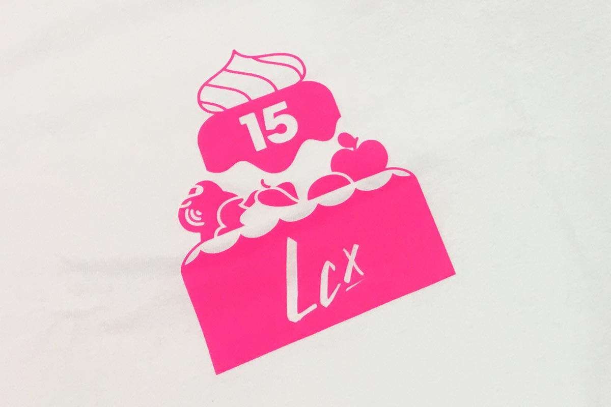 來衫加印-特別效果熱燙印 -香港印衫 | 印tee | 班衫 | Ocamp tee | 制服訂造